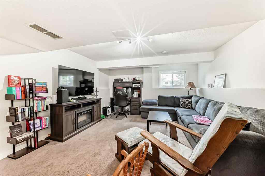 MLS® A2258972 - 6216 Douglas Place  in NONE Olds, Residential