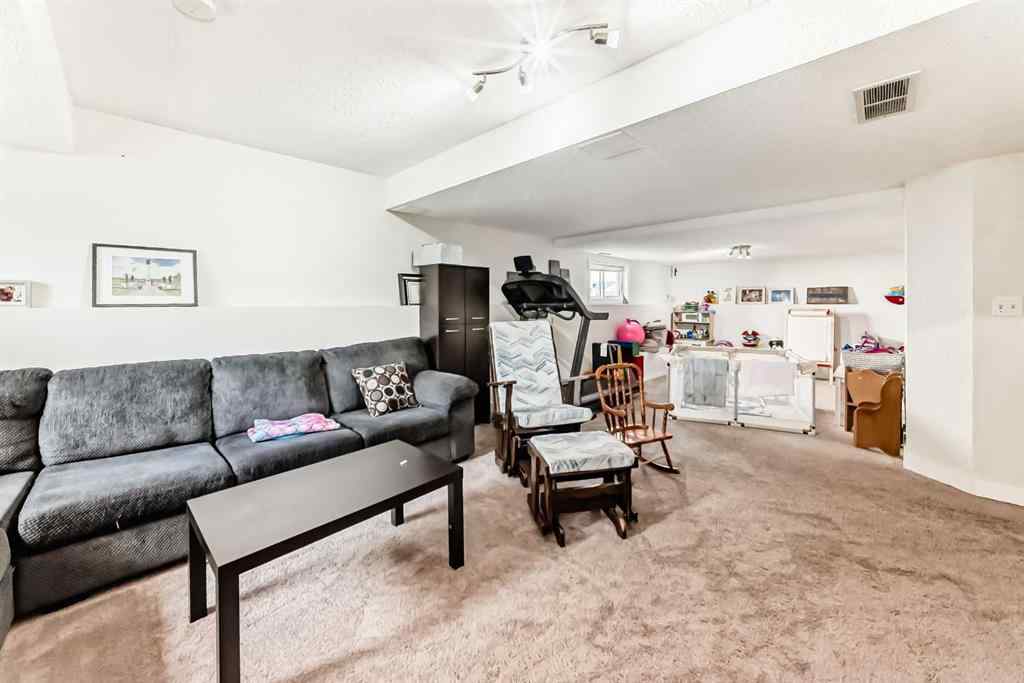 MLS® A2258972 - 6216 Douglas Place  in NONE Olds, Residential