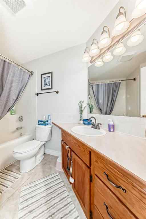 MLS® A2258972 - 6216 Douglas Place  in NONE Olds, Residential