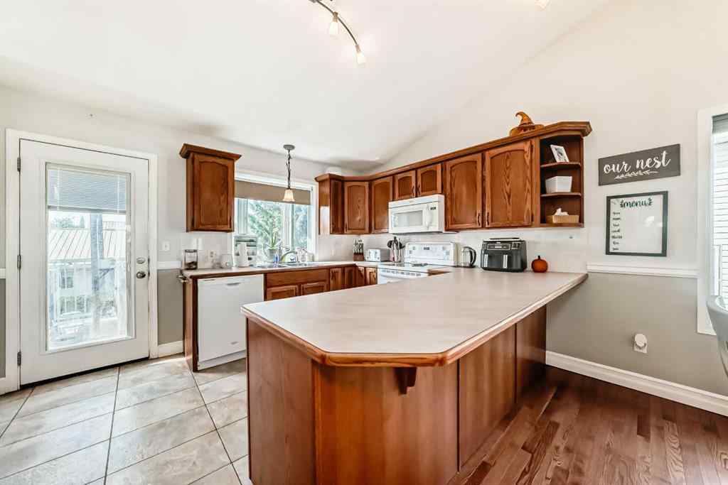 MLS® A2258972 - 6216 Douglas Place  in NONE Olds, Residential