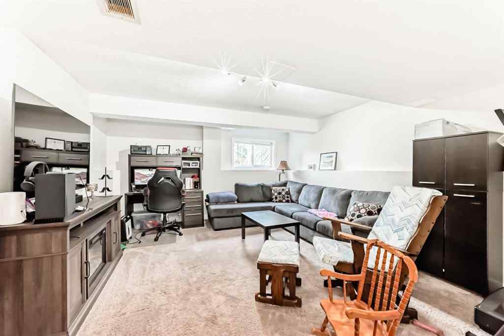 MLS® A2258972 - 6216 Douglas Place  in NONE Olds, Residential