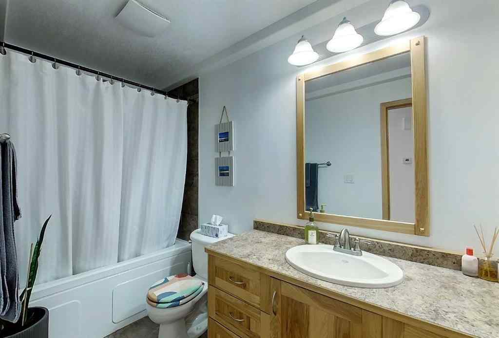 MLS® A2258983 - 5703 9 Avenue  in Edson Edson, Residential