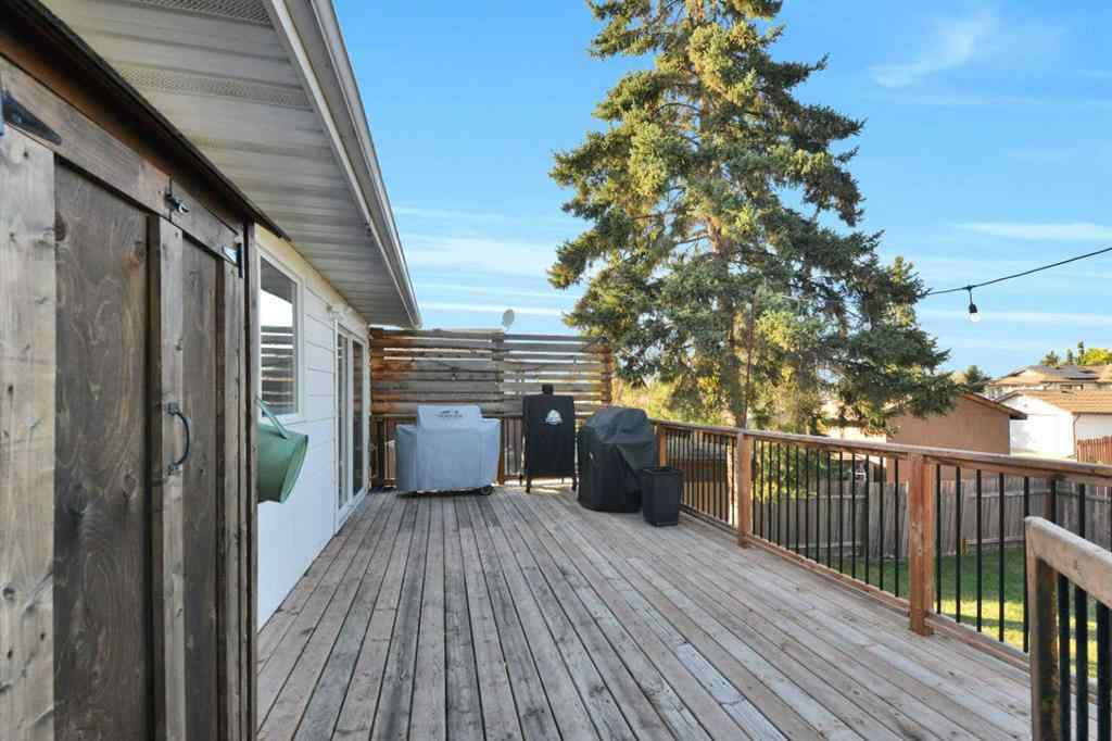 MLS® A2258985 - 5240 40 Street  in Southwest Innisfail Innisfail, Residential