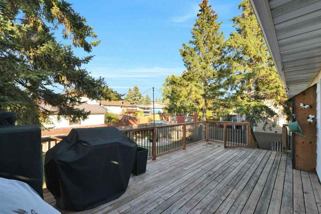 MLS® A2258985 - 5240 40 Street  in Southwest Innisfail Innisfail, Residential