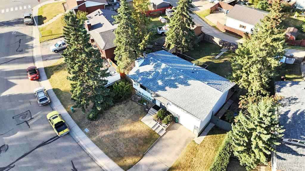 MLS® A2258985 - 5240 40 Street  in Southwest Innisfail Innisfail, Residential