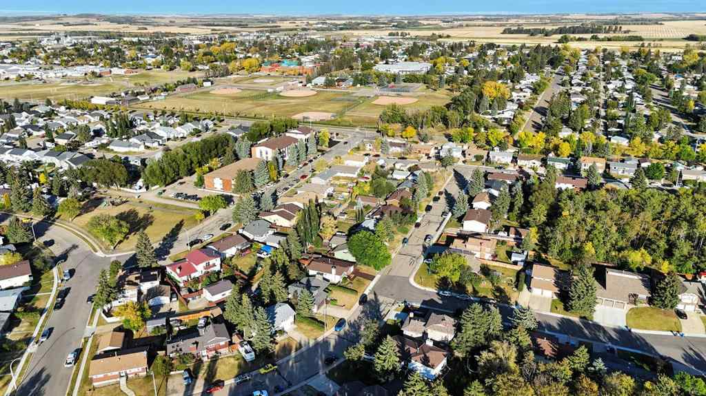 MLS® A2258985 - 5240 40 Street  in Southwest Innisfail Innisfail, Residential