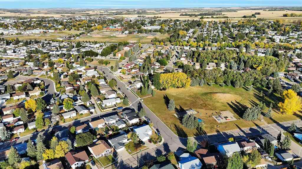 MLS® A2258985 - 5240 40 Street  in Southwest Innisfail Innisfail, Residential