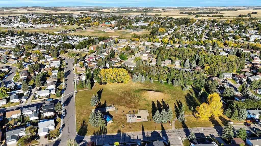 MLS® A2258985 - 5240 40 Street  in Southwest Innisfail Innisfail, Residential