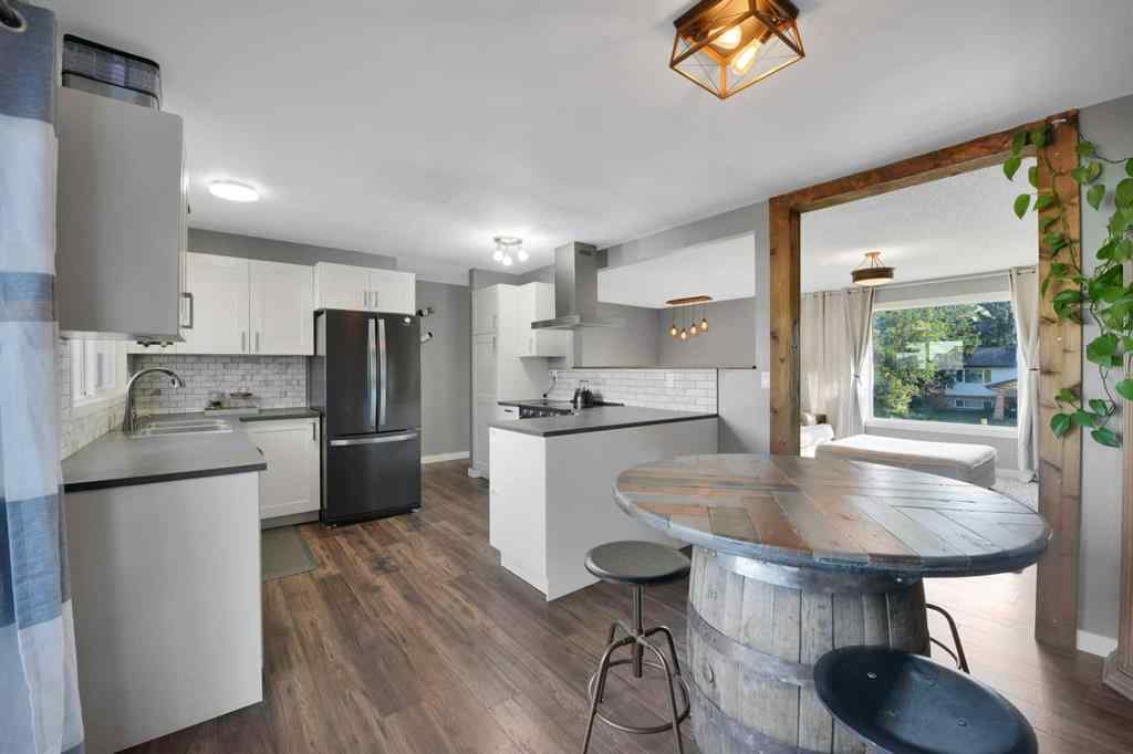 MLS® A2258985 - 5240 40 Street  in Southwest Innisfail Innisfail, Residential