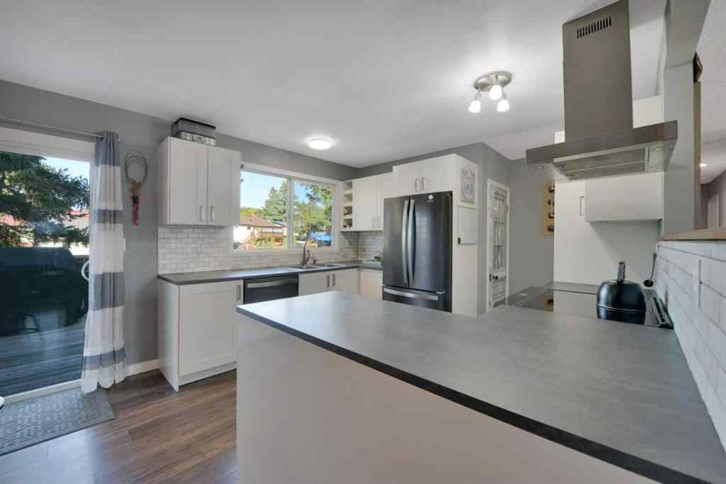 MLS® A2258985 - 5240 40 Street  in Southwest Innisfail Innisfail, Residential