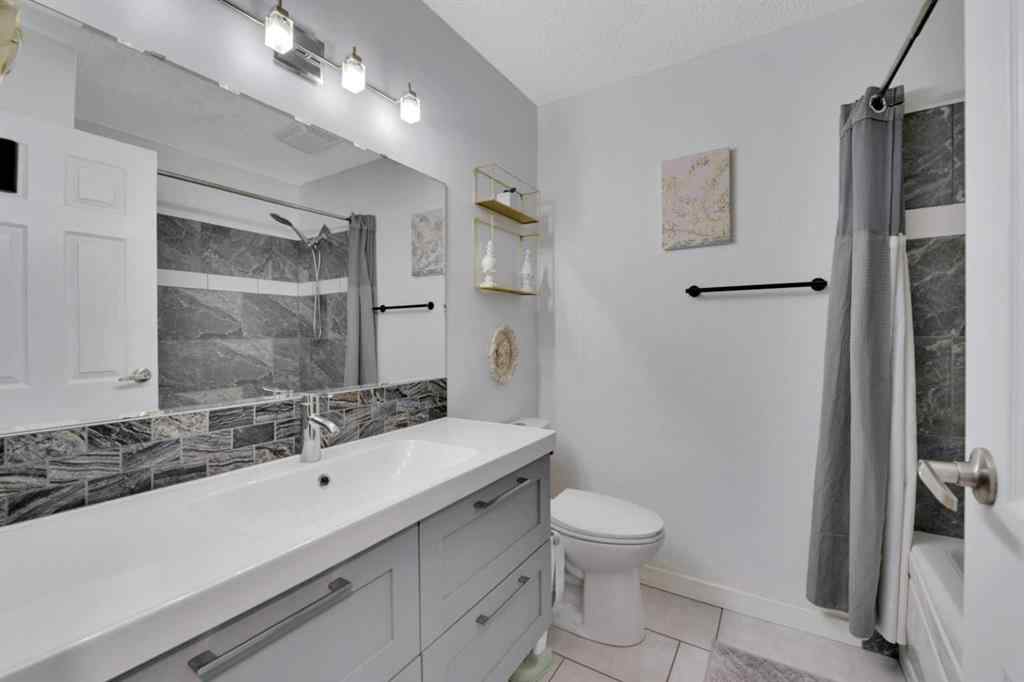 MLS® A2258985 - 5240 40 Street  in Southwest Innisfail Innisfail, Residential