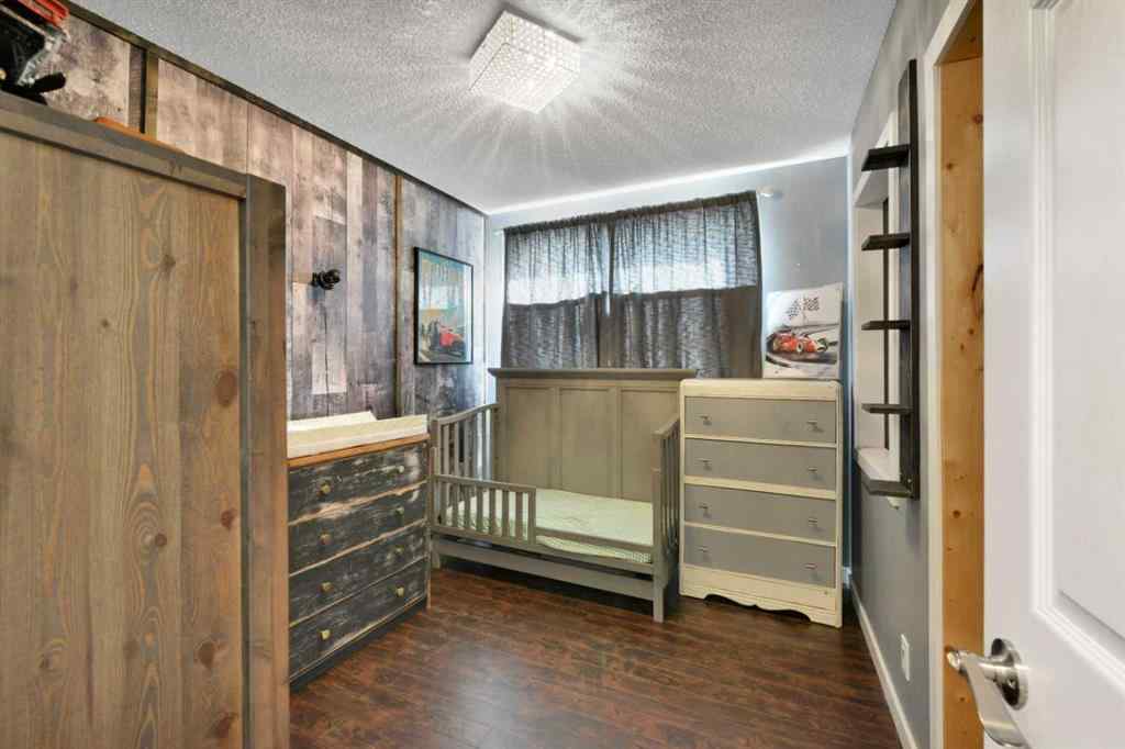 MLS® A2258985 - 5240 40 Street  in Southwest Innisfail Innisfail, Residential