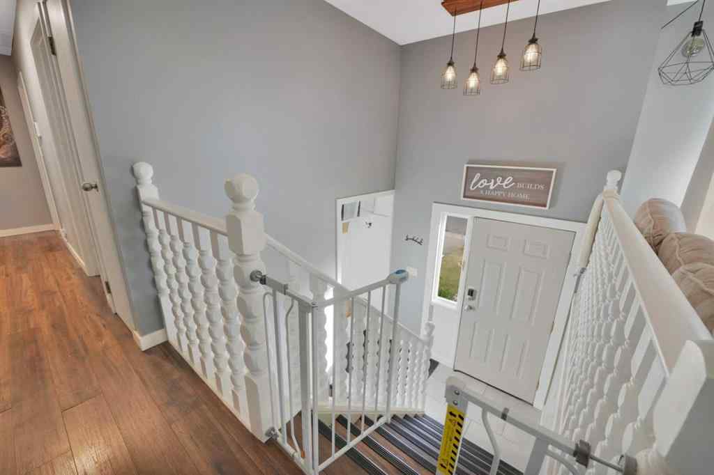 MLS® A2258985 - 5240 40 Street  in Southwest Innisfail Innisfail, Residential