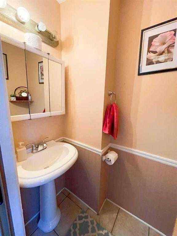 MLS® A2259000 - 2038 7 Avenue N in Westminster Lethbridge, Residential