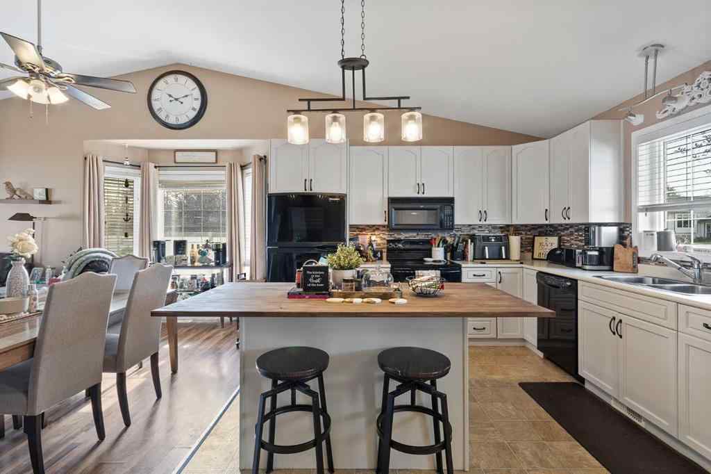 MLS® A2259014 - 2301 52 Avenue  in College Park Lloydminster, Residential