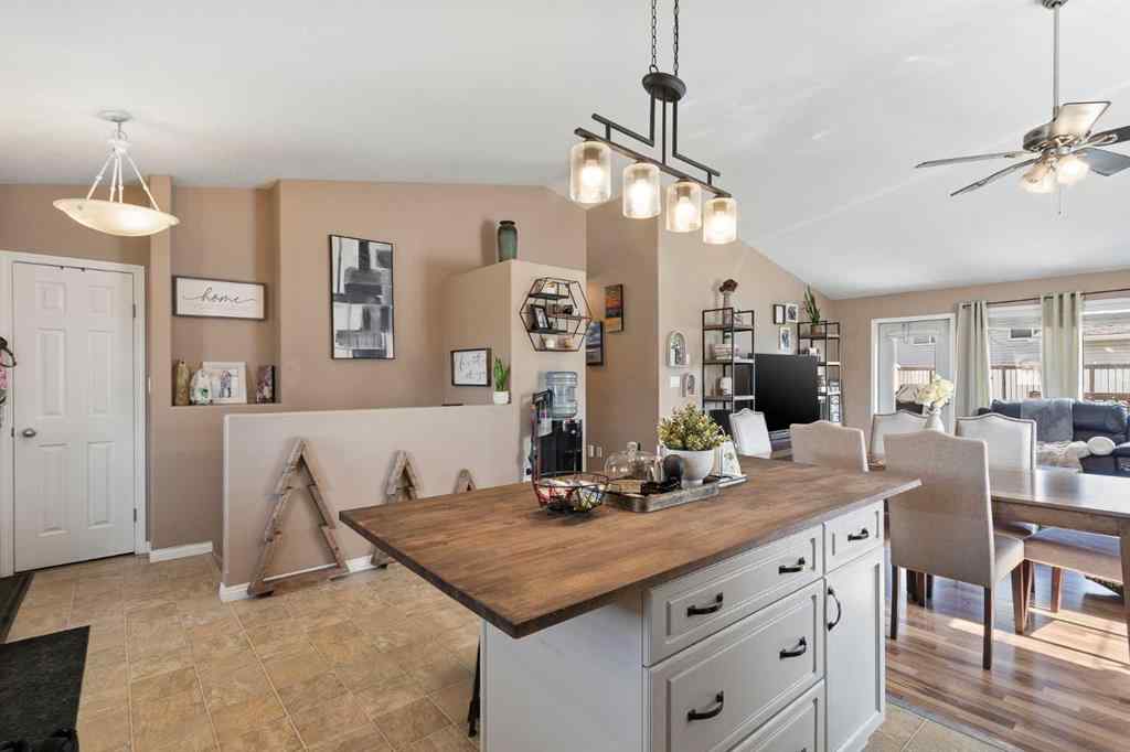 MLS® A2259014 - 2301 52 Avenue  in College Park Lloydminster, Residential