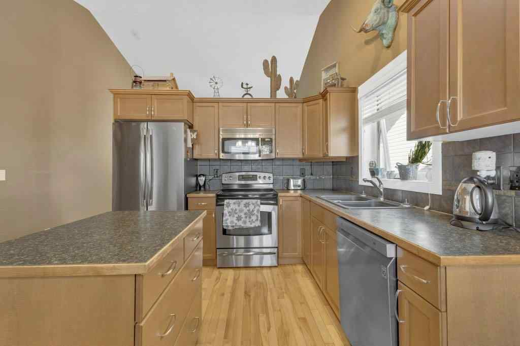 MLS® A2259015 - 132 Vickers Close  in Vanier Woods Red Deer, Residential