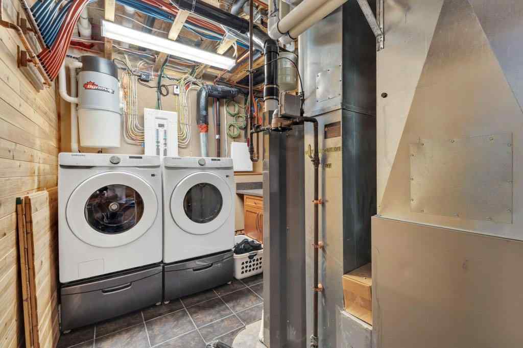 MLS® A2259015 - 132 Vickers Close  in Vanier Woods Red Deer, Residential