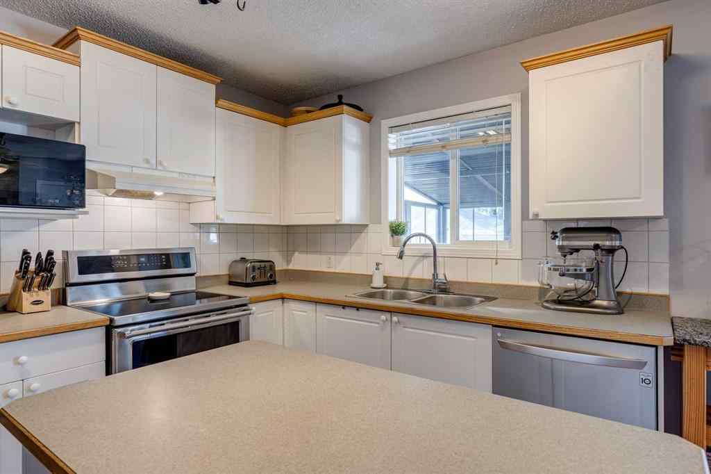 MLS® A2259018 - 201 Citadel Forest Close NW in Citadel Calgary, Residential