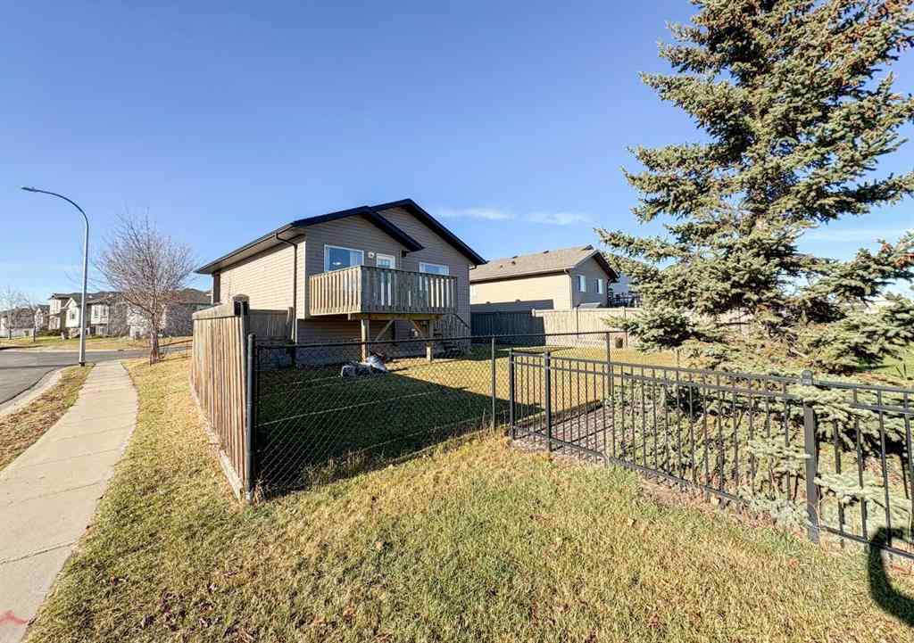MLS® A2259031 - 10201 86 Street  in Crystal Landing Grande Prairie, Residential