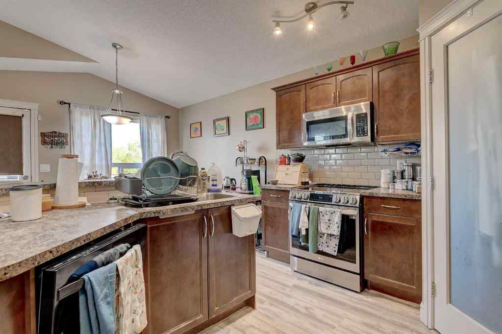 MLS® A2259031 - 10201 86 Street  in Crystal Landing Grande Prairie, Residential