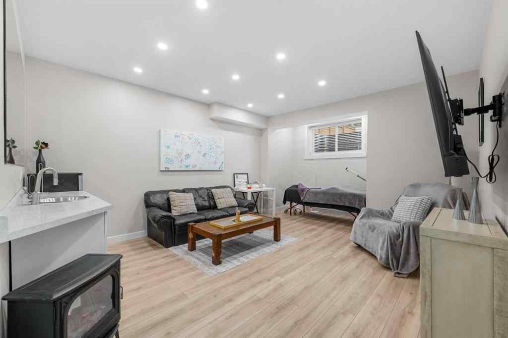 MLS® A2259032 - 231 Evansglen Circle NW in Evanston Calgary, Residential