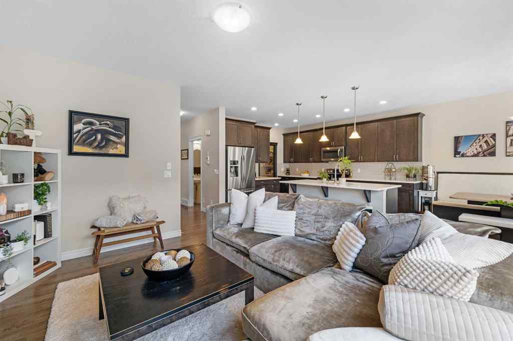 MLS® A2259032 - 231 Evansglen Circle NW in Evanston Calgary, Residential