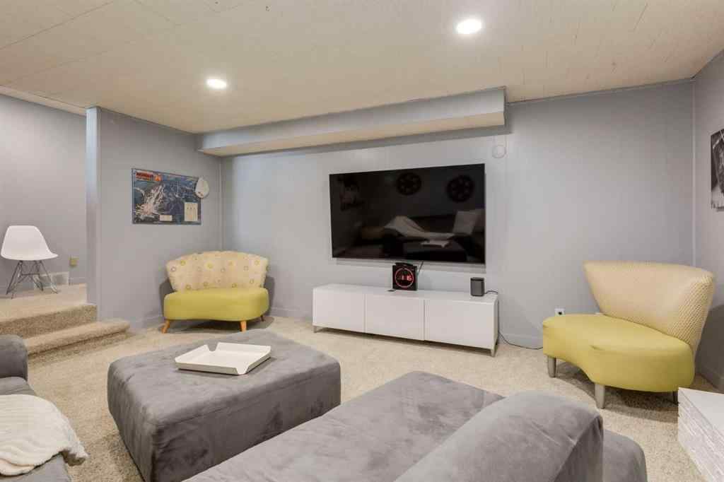 MLS® A2259037 - 31 Silverstone Bay NW in Silver Springs Calgary, Residential