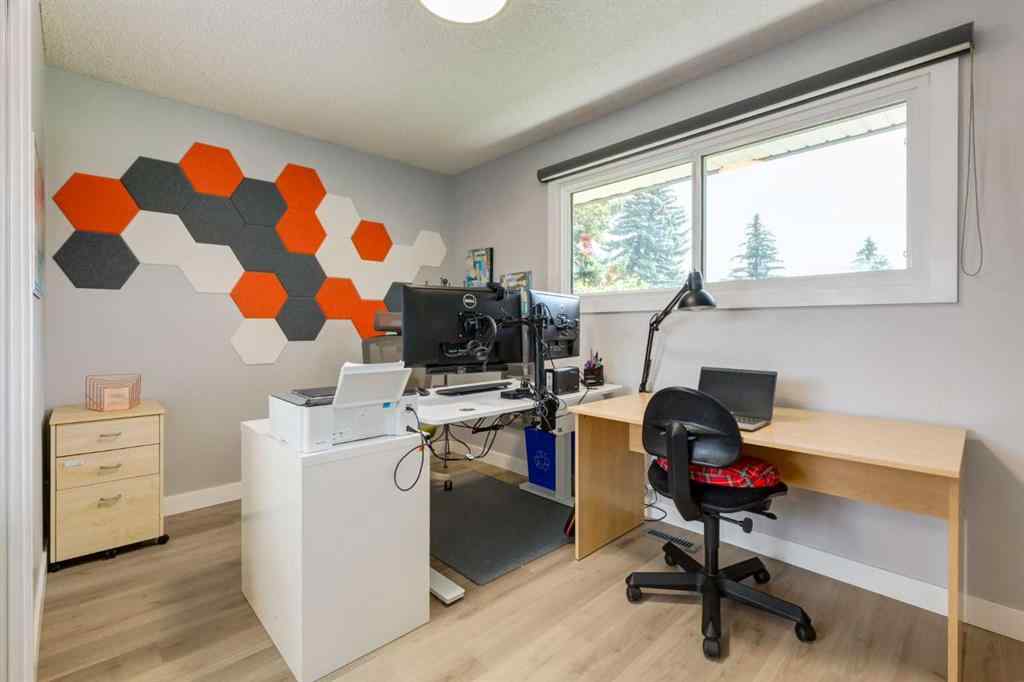 MLS® A2259037 - 31 Silverstone Bay NW in Silver Springs Calgary, Residential