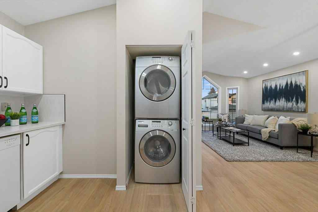 MLS® A2259038 - 74 Anaheim Circle NE in Monterey Park Calgary, Residential