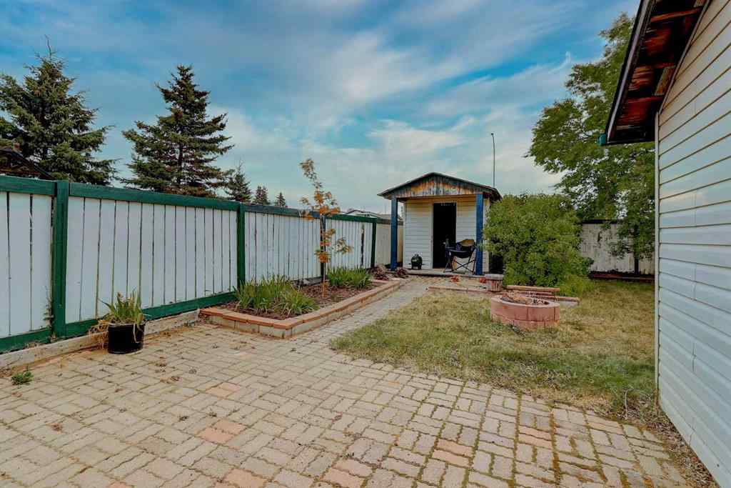 MLS® A2259043 - 11304 108 Avenue  in NONE Fairview, Residential