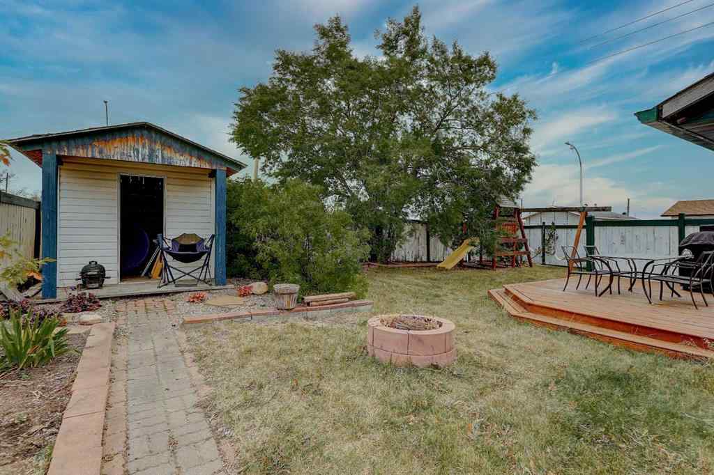 MLS® A2259043 - 11304 108 Avenue  in NONE Fairview, Residential