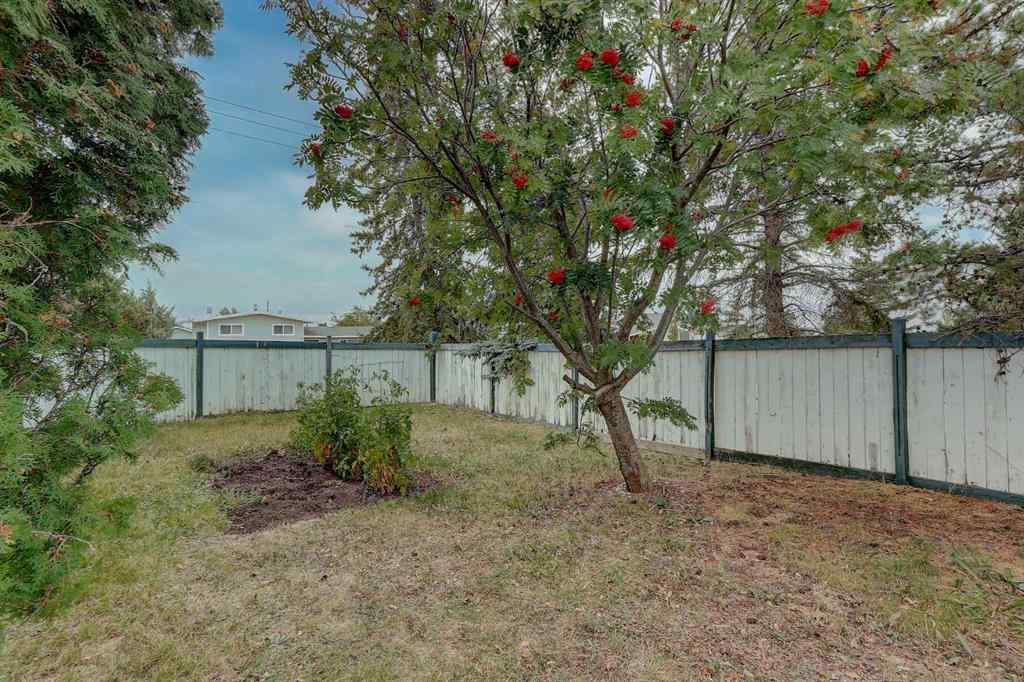 MLS® A2259043 - 11304 108 Avenue  in NONE Fairview, Residential