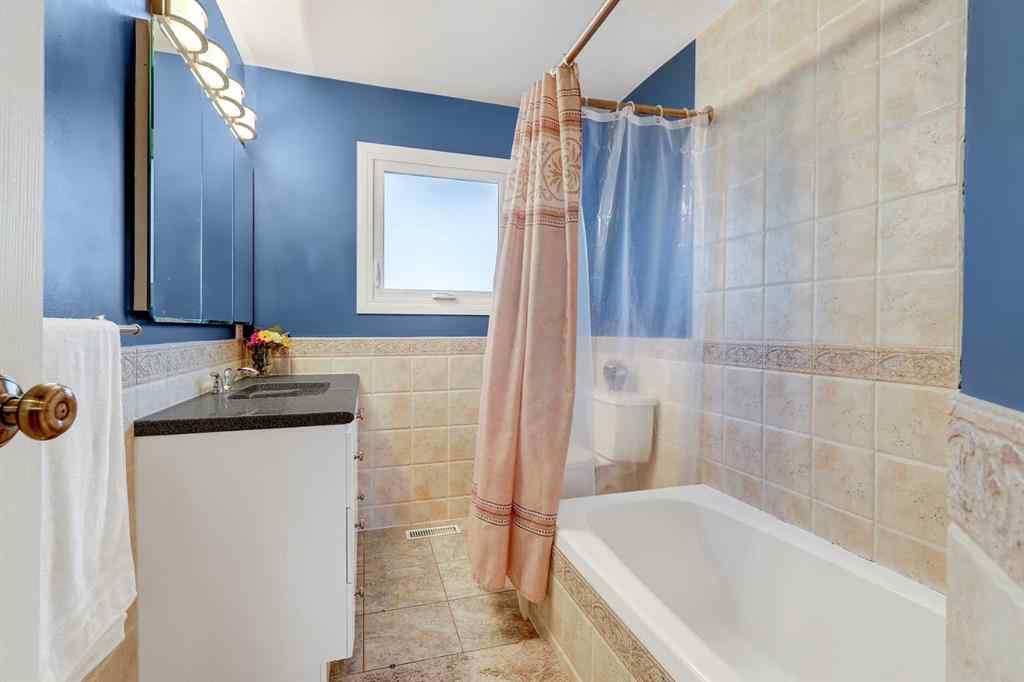 MLS® A2259043 - 11304 108 Avenue  in NONE Fairview, Residential