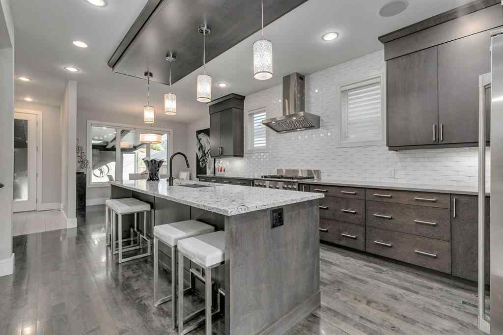 MLS® A2259046 - 506 54 Avenue SW in Windsor Park Calgary, Residential