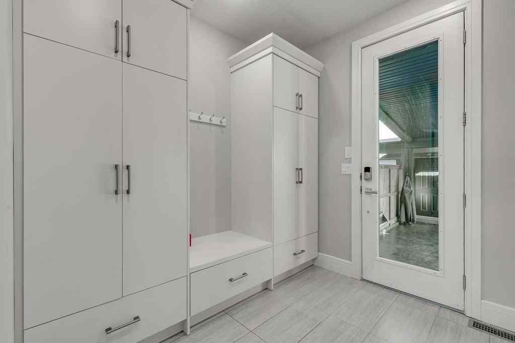 MLS® A2259046 - 506 54 Avenue SW in Windsor Park Calgary, Residential