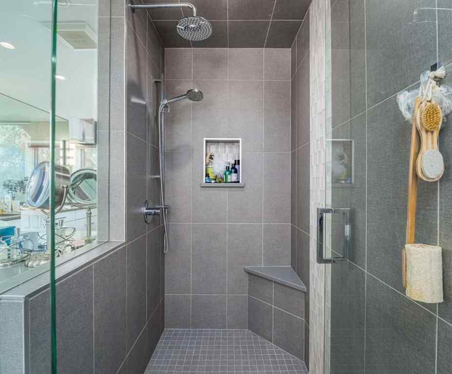 MLS® A2259053 - 2604 11 Avenue NW in St Andrews Heights Calgary, Residential