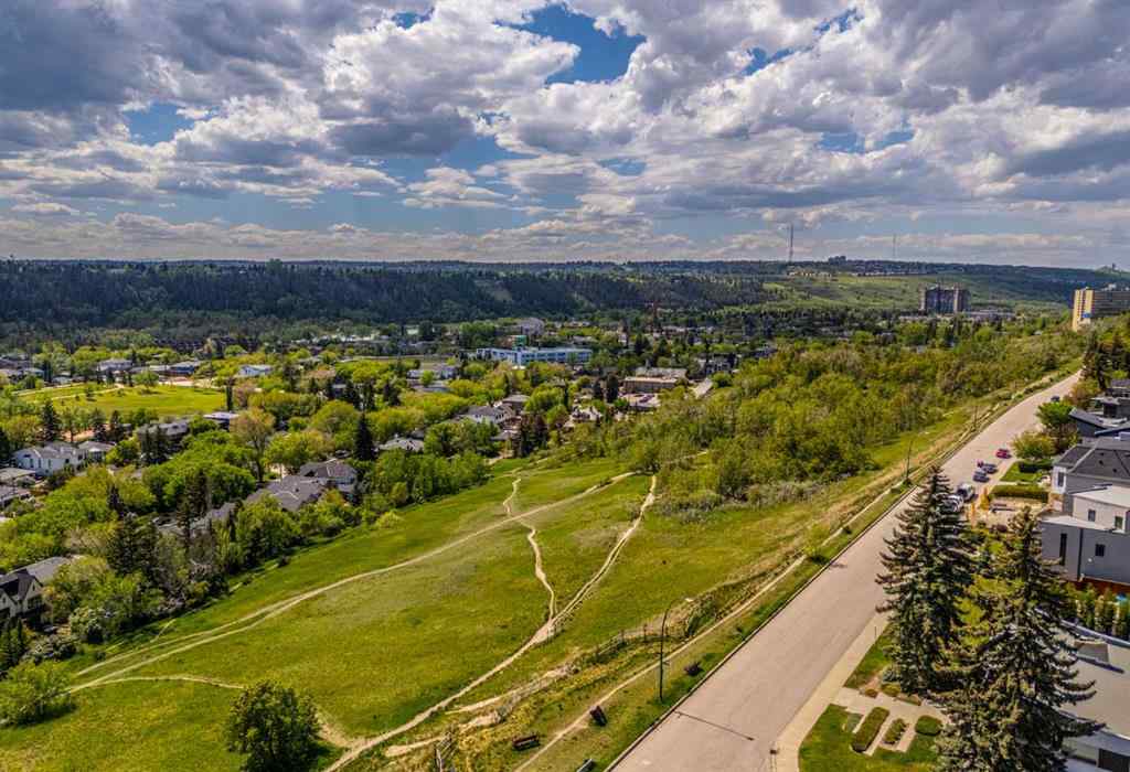 MLS® A2259053 - 2604 11 Avenue NW in St Andrews Heights Calgary, Residential