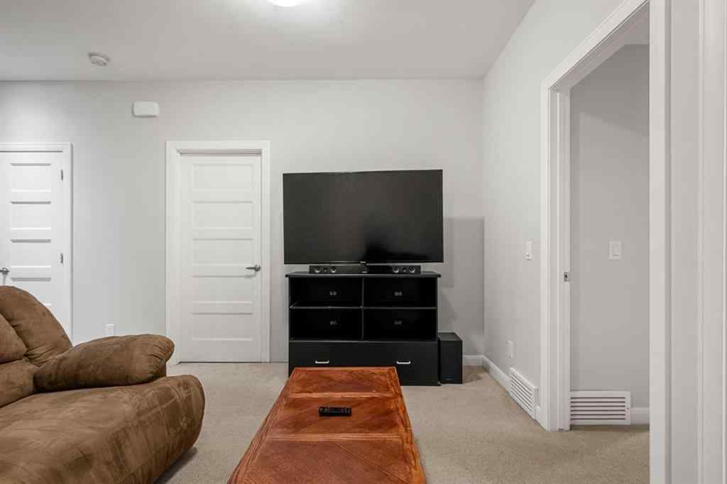 MLS® A2259054 - Unit #2 530 56 Avenue SW in Windsor Park Calgary, Residential