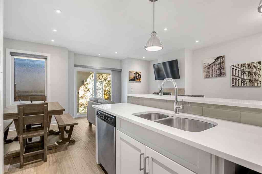 MLS® A2259054 - Unit #2 530 56 Avenue SW in Windsor Park Calgary, Residential