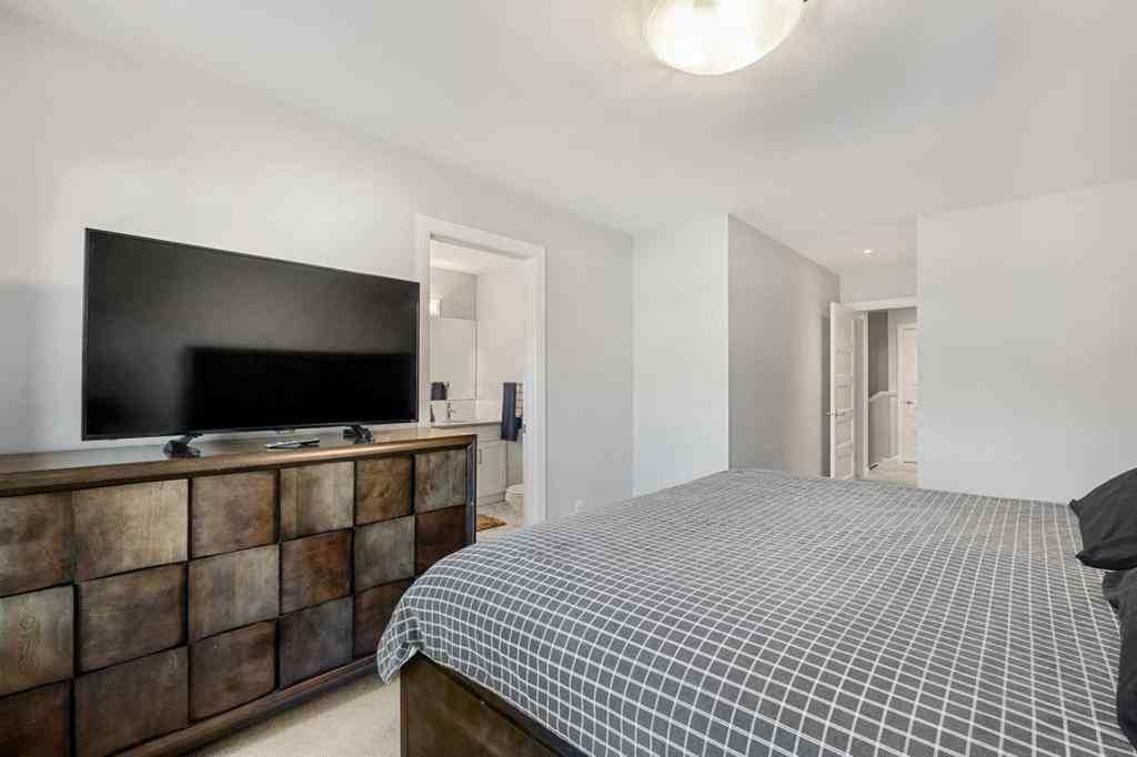 MLS® A2259054 - Unit #2 530 56 Avenue SW in Windsor Park Calgary, Residential