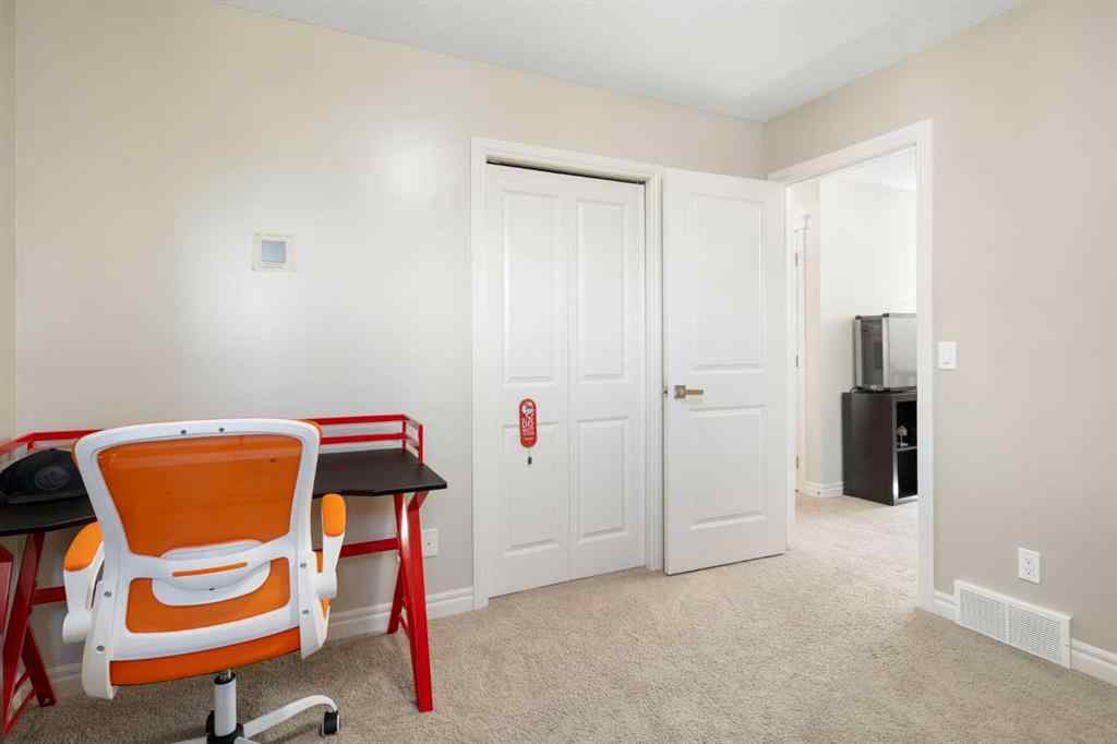 MLS® A2259056 - 22 Hillcrest Street SW in Hillcrest Airdrie, Residential