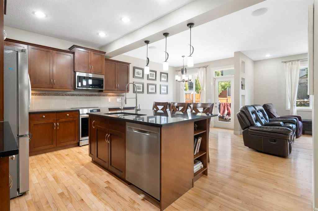 MLS® A2259056 - 22 Hillcrest Street SW in Hillcrest Airdrie, Residential
