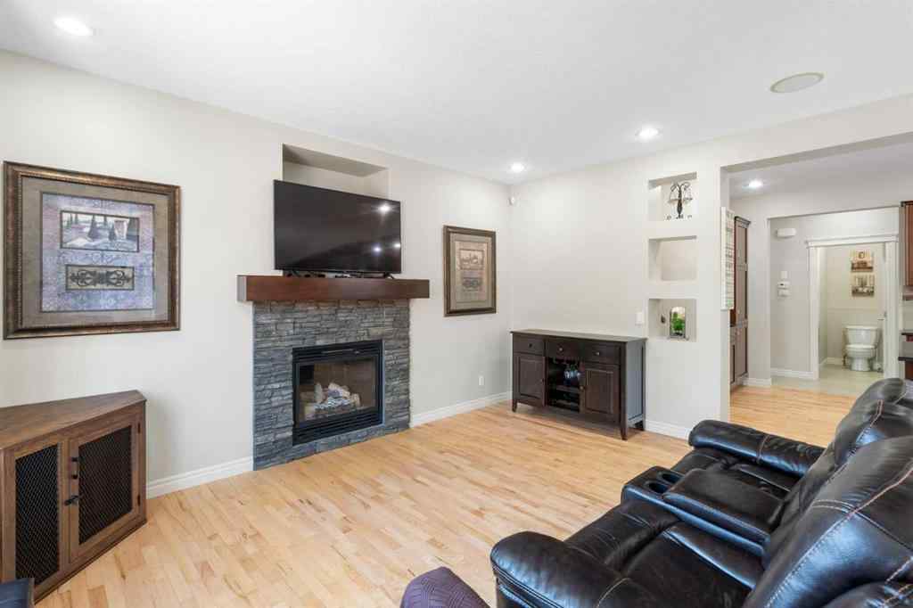MLS® A2259056 - 22 Hillcrest Street SW in Hillcrest Airdrie, Residential