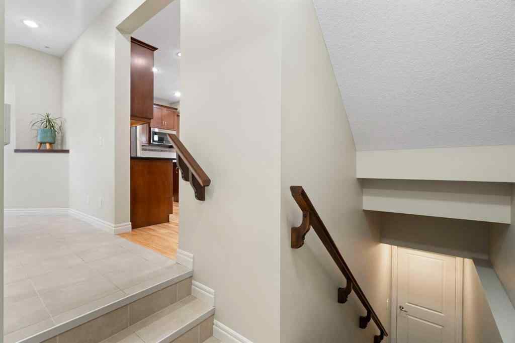 MLS® A2259056 - 22 Hillcrest Street SW in Hillcrest Airdrie, Residential