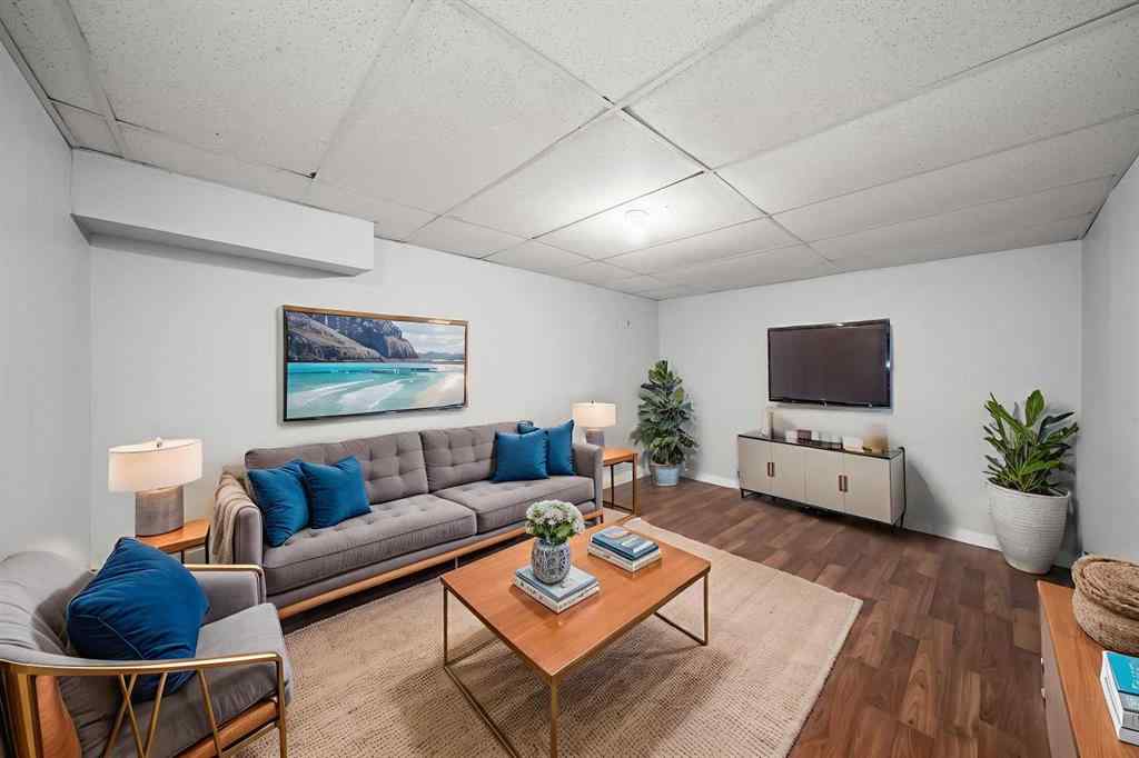 MLS® A2259058 - 24 Riverside Crescent SE in Riverbend Calgary, Residential