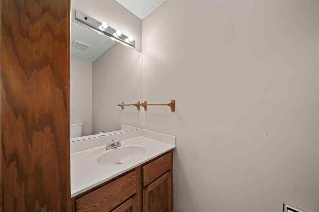 MLS® A2259058 - 24 Riverside Crescent SE in Riverbend Calgary, Residential