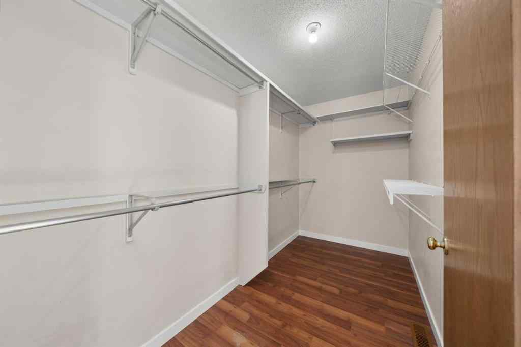 MLS® A2259058 - 24 Riverside Crescent SE in Riverbend Calgary, Residential