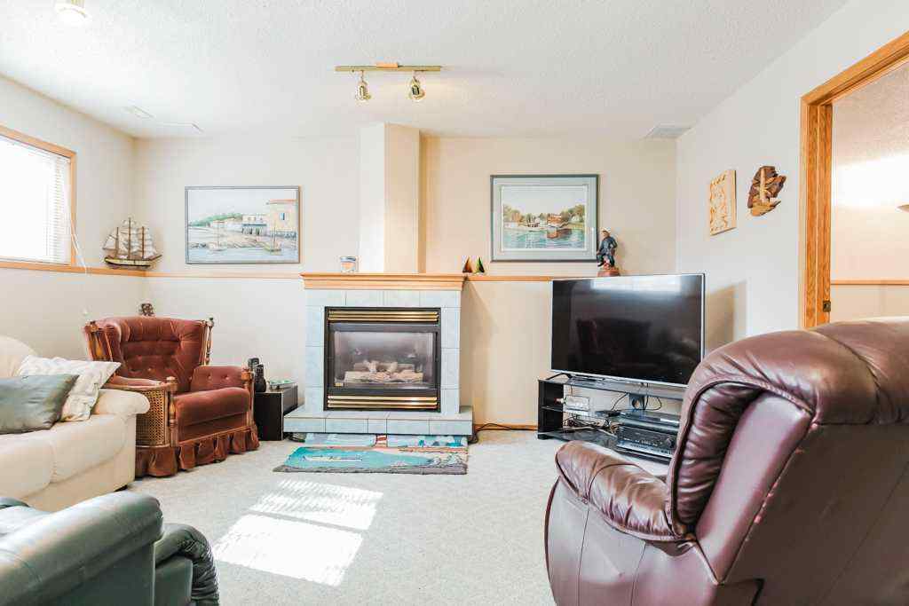 MLS® A2259062 - 8909 108 Avenue  in Crystal Heights Grande Prairie, Residential