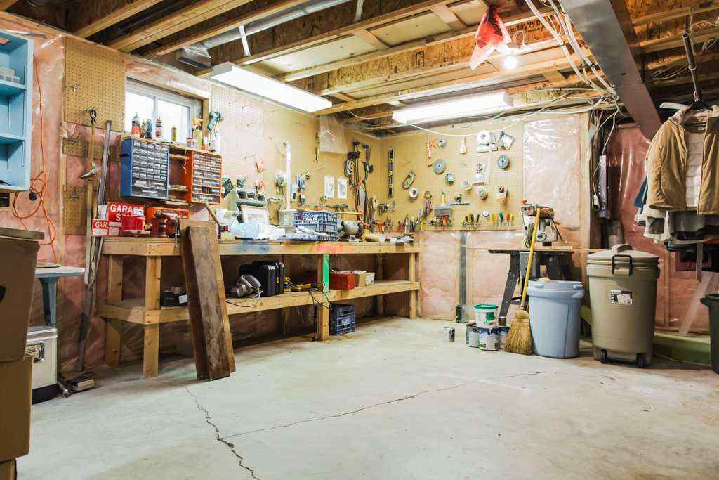MLS® A2259062 - 8909 108 Avenue  in Crystal Heights Grande Prairie, Residential